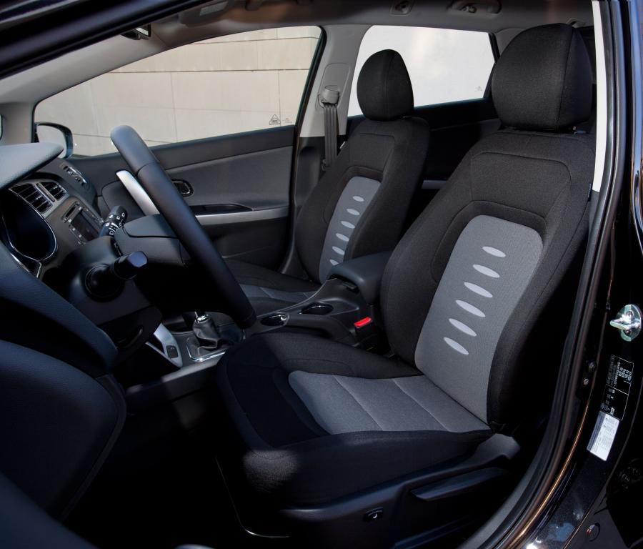  Kia cee&rsquo;d Station Wagon 2012 года  (фото 23 из 89)